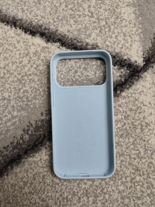 Продам чехол на APPLE 17PROMAX