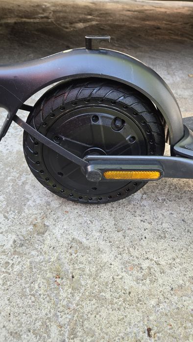 Продам срочно ! Электро самокат Ninebot f 2 .