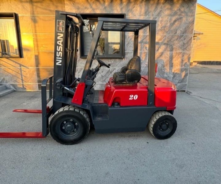 Погрузчик nissan