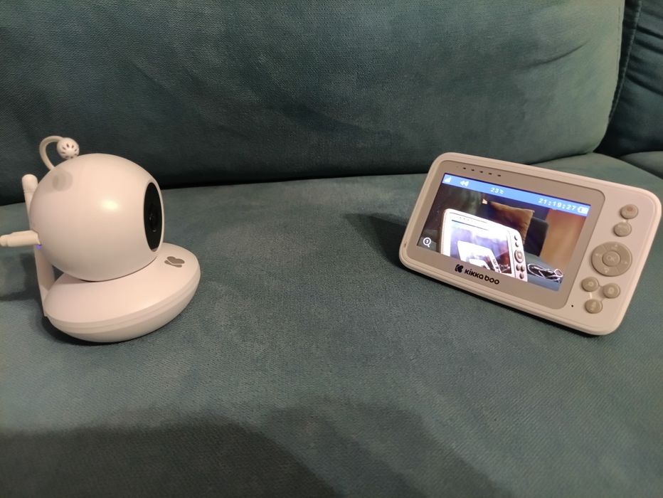 Камера за да гледате малкото докато спи