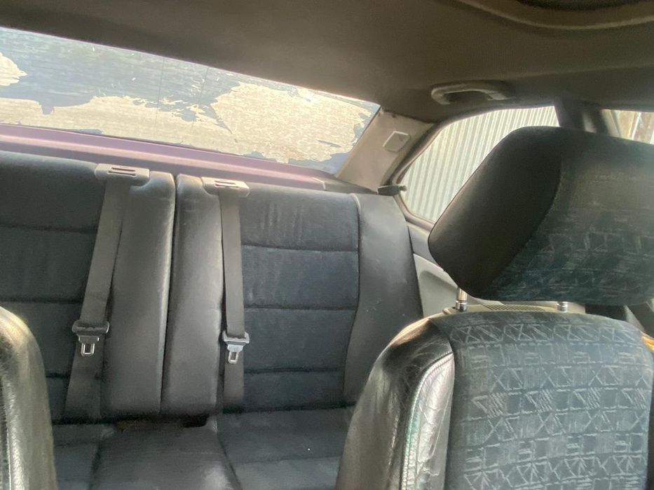 Срочно продам машину BMW 320i