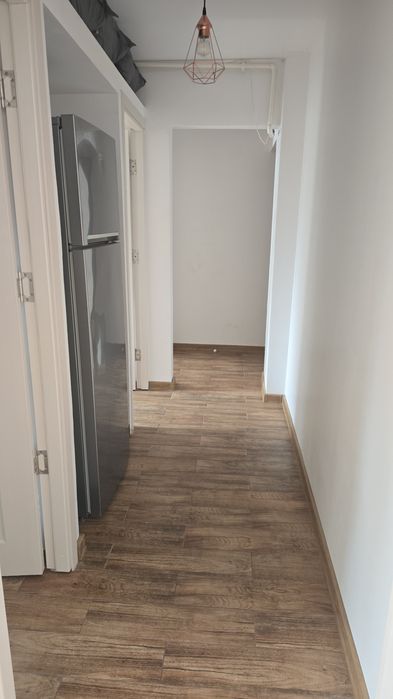 Inchiriez apartament 3 camere