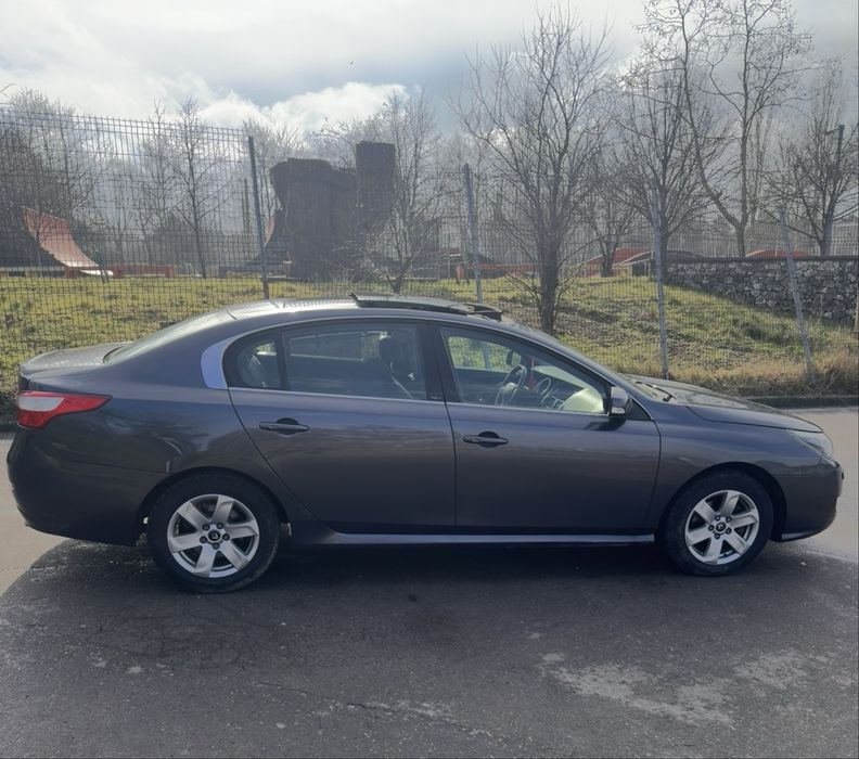 Renault Latitude 2.0 dci 175Cp Initiale Paris