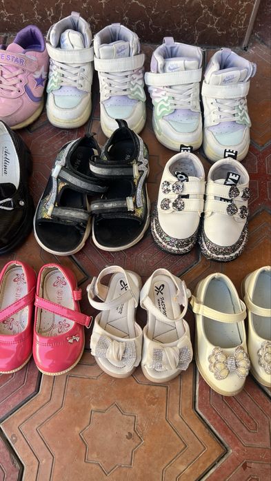 Oyoq kiyimlar qiz bolalar uchun