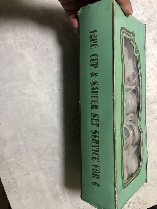 Продавам неизползван сервиз за кафе