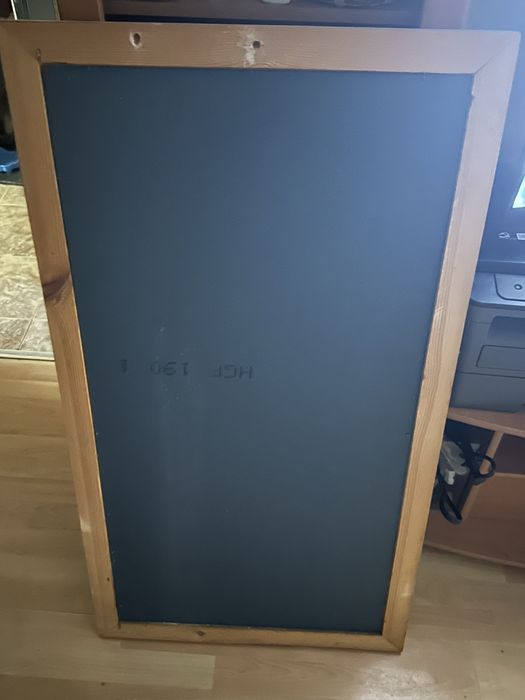 Огледало с дървена рамка