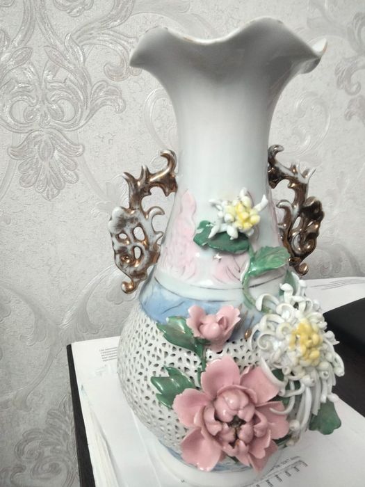 Продам вазу, в отличном состоянии