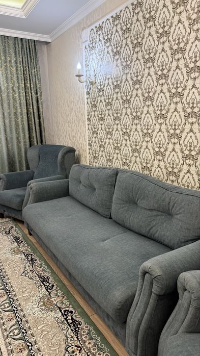Продам диван с креслами