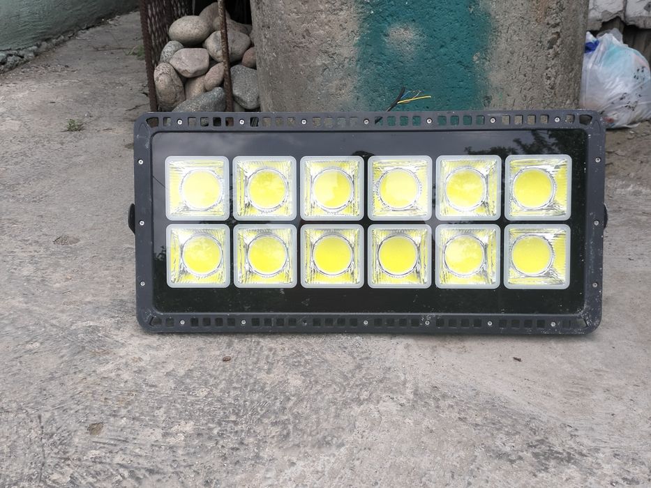 Света диодная лампа