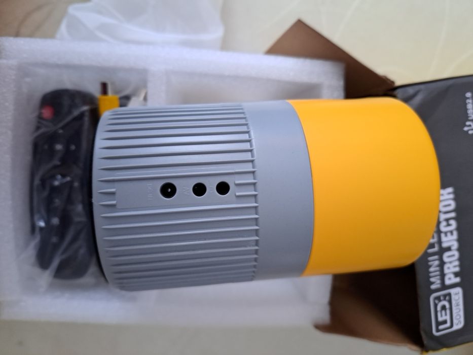 МИНИ проектор  Pro HS