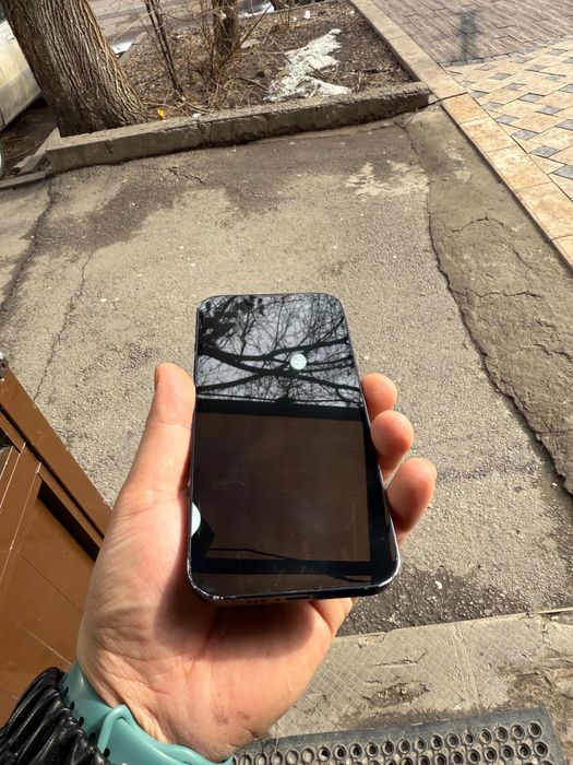 Айфон 13 128г без каропки