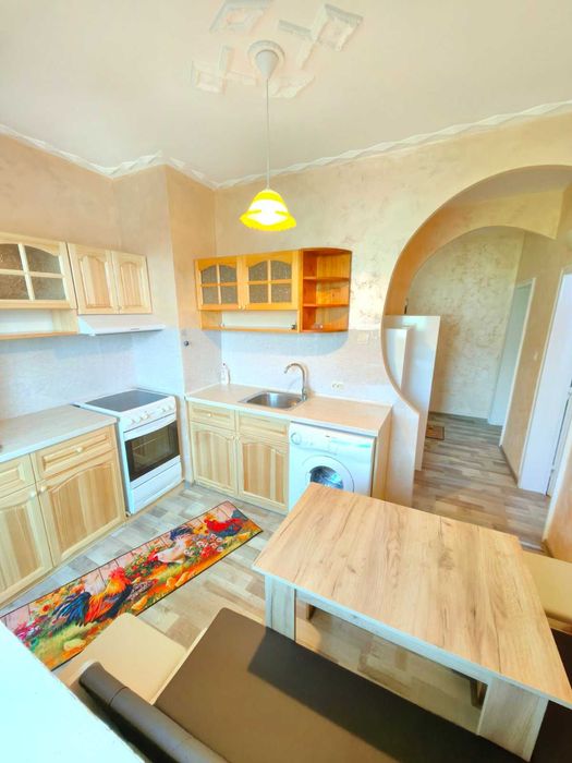 Дава се под наем Двустаен апартамент в Перник, Изток - 65 кв.м за 331.5 € - Снимка #1