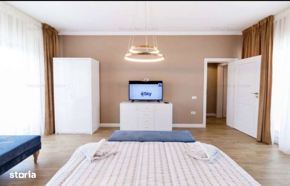 Penthouse cu 3 camere, balcon și garaj, central