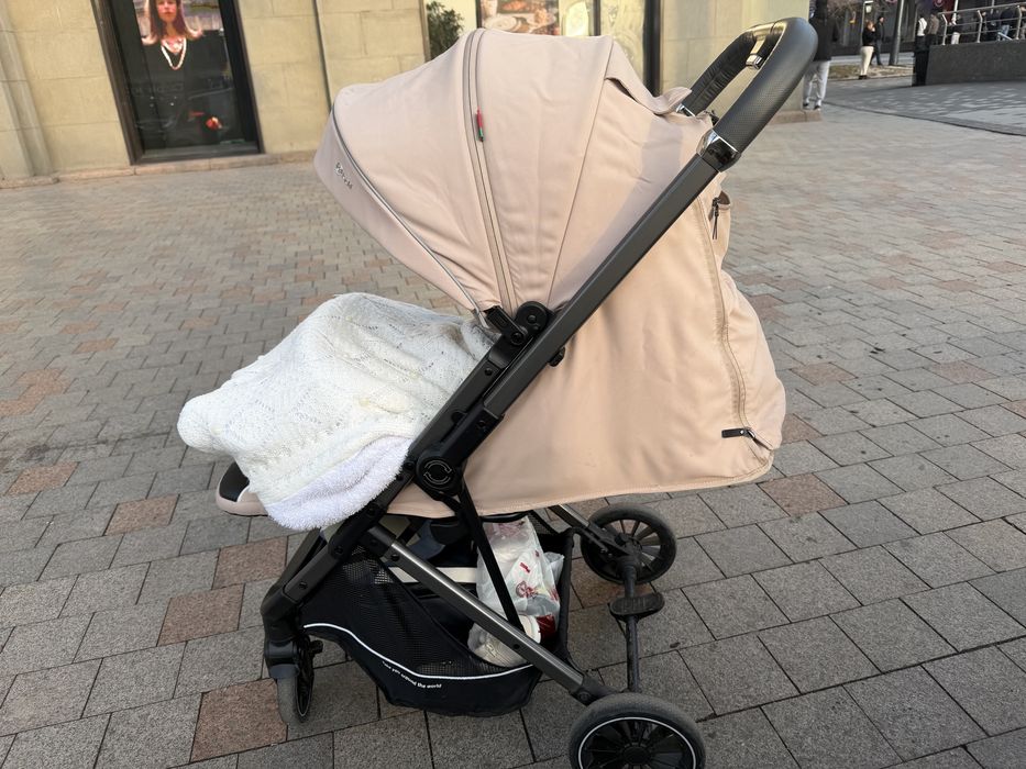 Коляска качественная