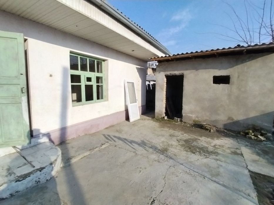 Yangiyo‘lda 4.8 sotixli uy sotiladi