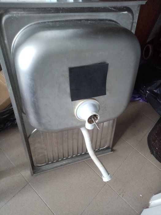 Vand chiuveta  bucatarie de inox stare buna