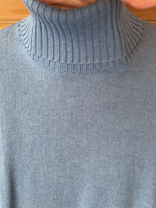 Bluza 55% mătase, 45% cașmir, mărime M, culoare albastru