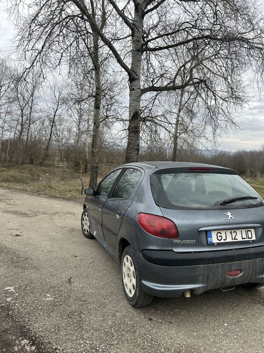 Vând peugeot 206,1.4 HDI