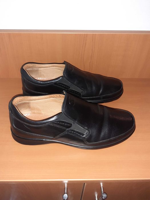 Pantofi barbatesti din piele neagra, marca Gitanos , marimea 42