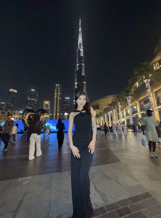 Все платья по 5000 тенге