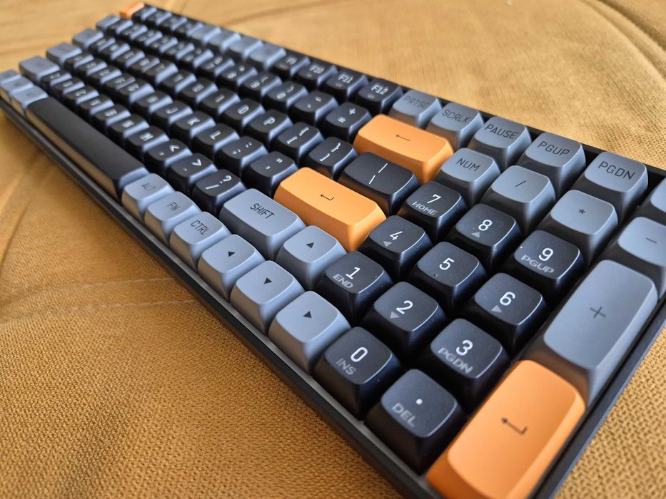 Tastatura mecanica AIGO A100 2,4GHz - blue switch