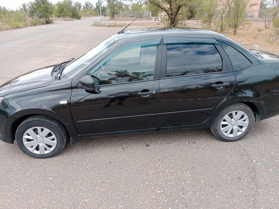 Машина Лада гранта