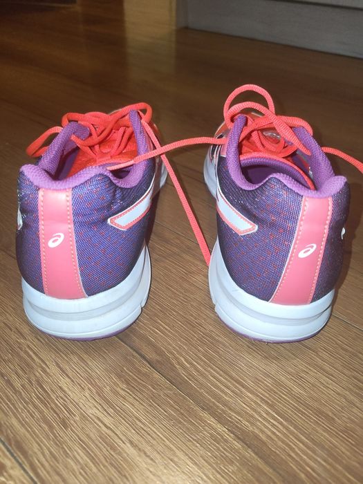 Маратонки : Обувки