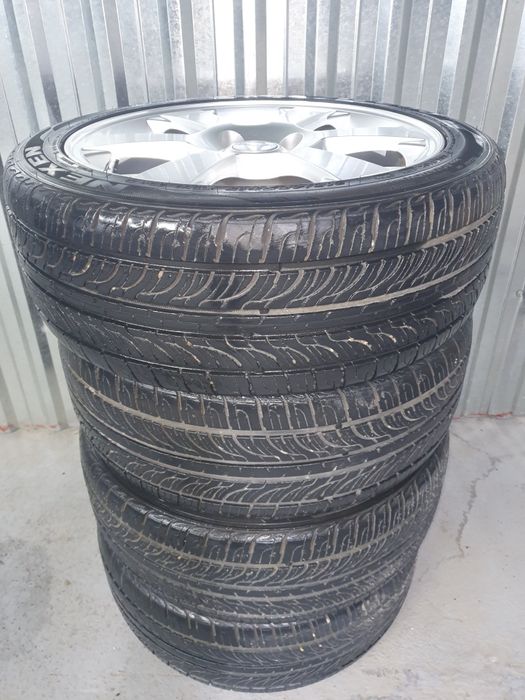 Продам Комплект Диски с резиной для Автомобиля Жентра или Лассети  R17