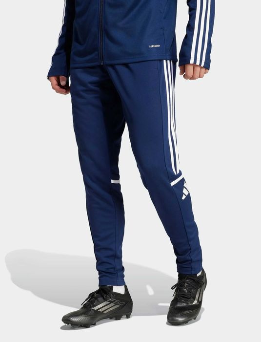 Adidas ,нов оригинален мъжки анцуг,размер М,цвят тъмносин.