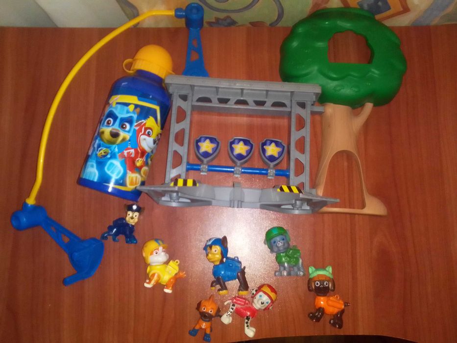 Тренировъчен център Пес Патрул с фигурки/fisher price /Столче-писта/