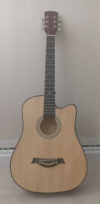 Акустическая гитара.