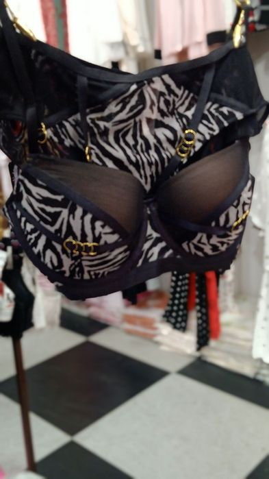 Komplekt ichki kiyimlar