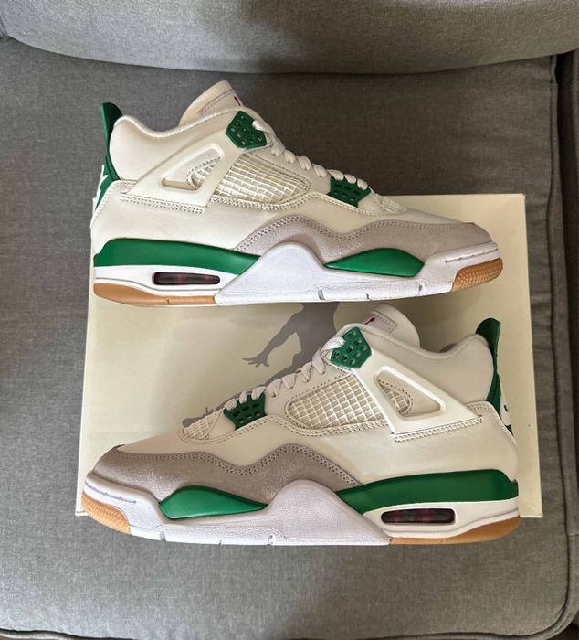 Jordan 4 Pine Green