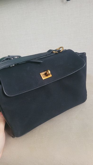 Продам сумочку LV