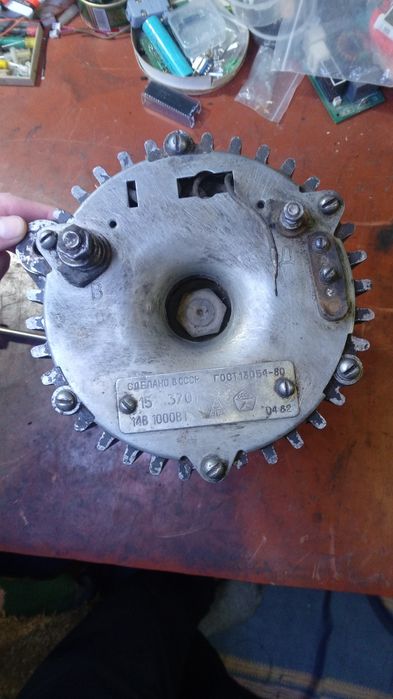 Генератор 15 370,14 В 1000 Вт