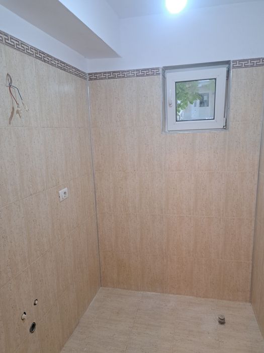 Vând apartament 2 camere (61 mp)