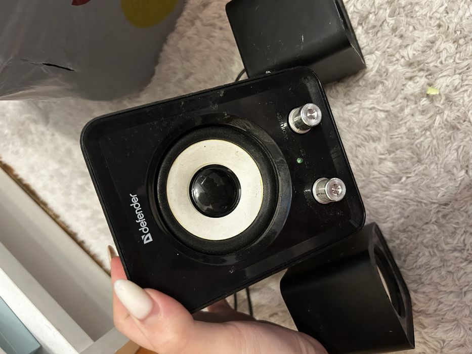 Продам черные колонки