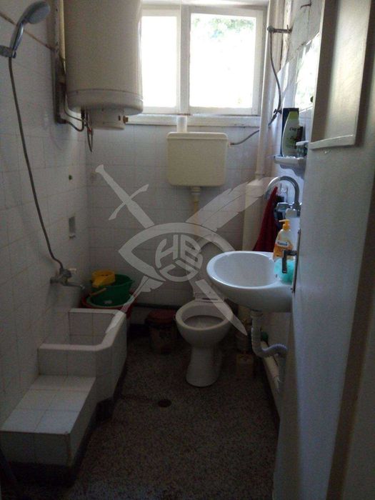 Дава се под наем Етаж от къща в Пловдив, Кършияка - 110 кв.м за 648.21 € - Снимка #8