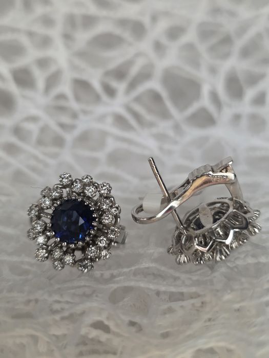Шикарные серьги с натуральным сапфиром