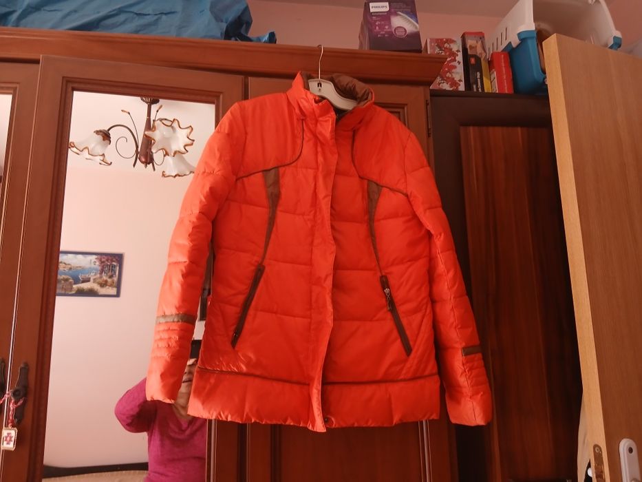 Оранжево зимно яке