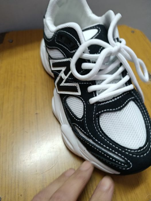 Продам кроссовки