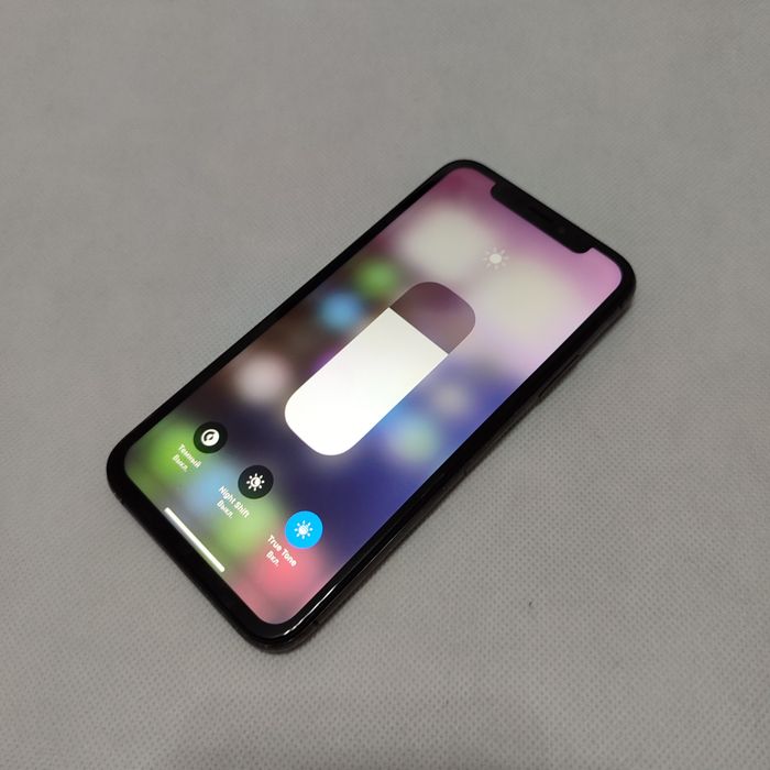 iPhone Xs Srochni sotiladi