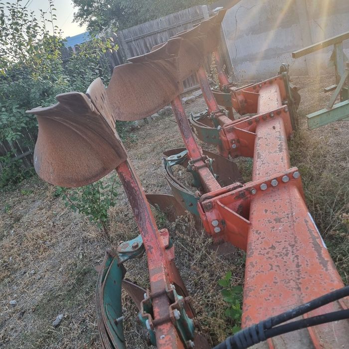 Vând utilaje agricole