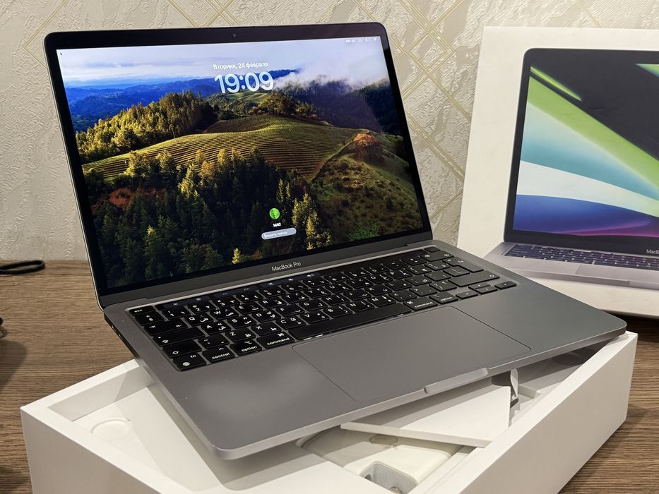 MacBook Pro 13 M1 / 8GB / 512GB / Space Gray (Полный Комплект)/