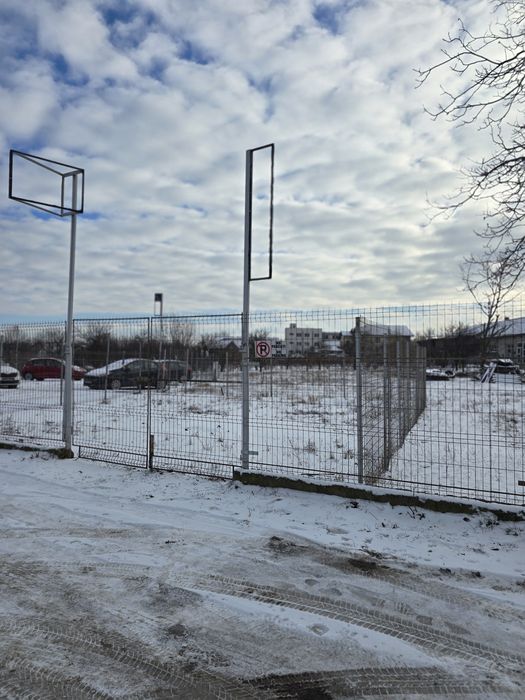 Inchiriez teren  intravilan