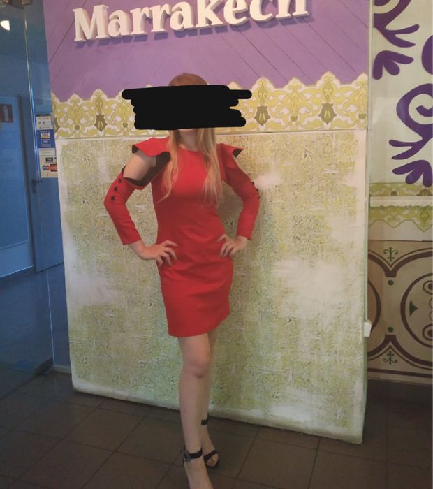 Красное вечернее платье