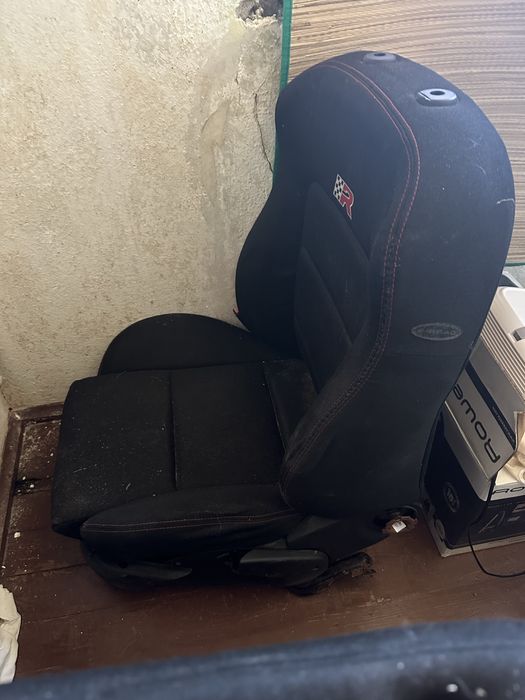 Продавам салон Cupra за Seat Leon 1M.