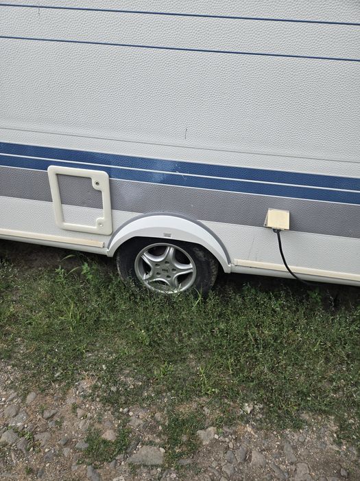 Продавам Каравана