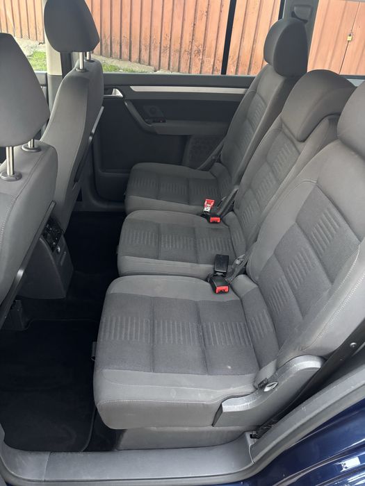 Vând vw touran dsg 2.0.   7 locuri