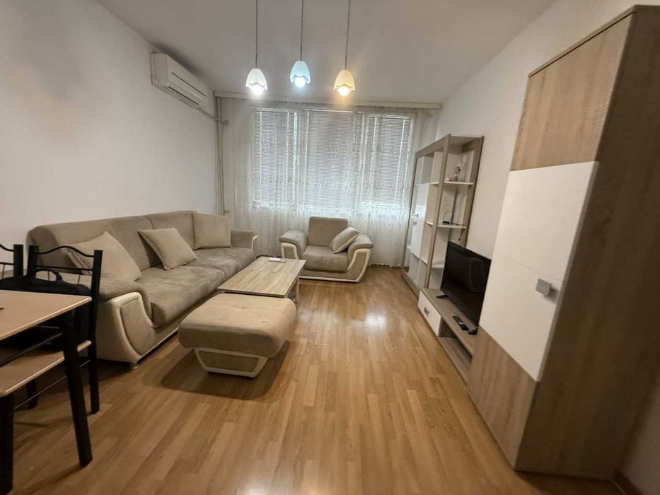 Продава се Двустаен апартамент в Пловдив, Кършияка - 42 кв.м за 2024 €/кв.м - Снимка #1